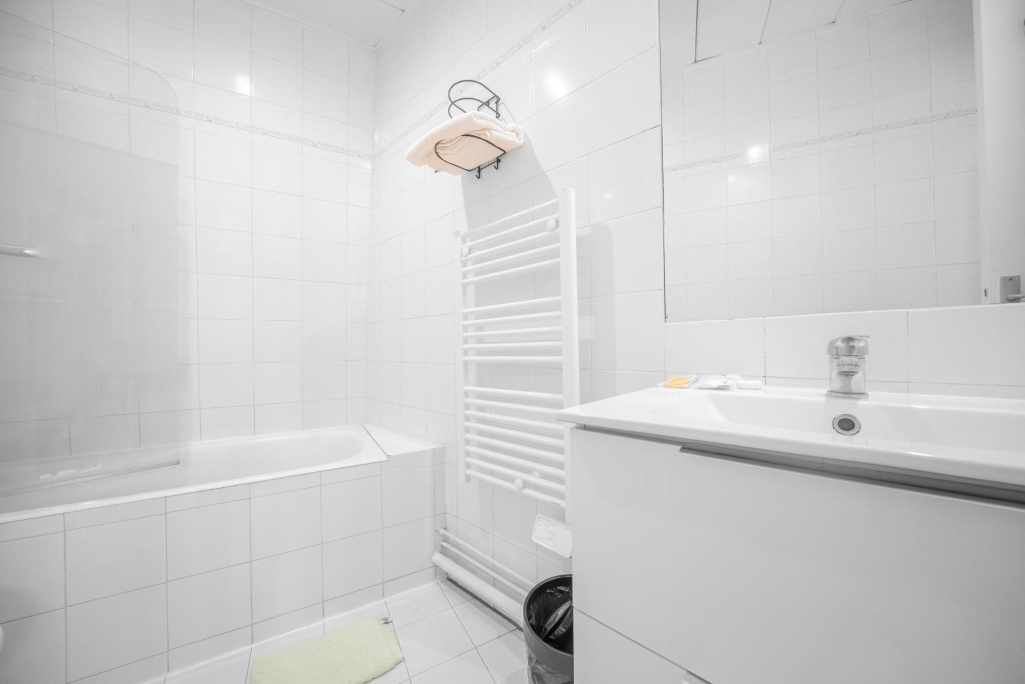 Casa Serena Paris Hotel Екстер'єр фото